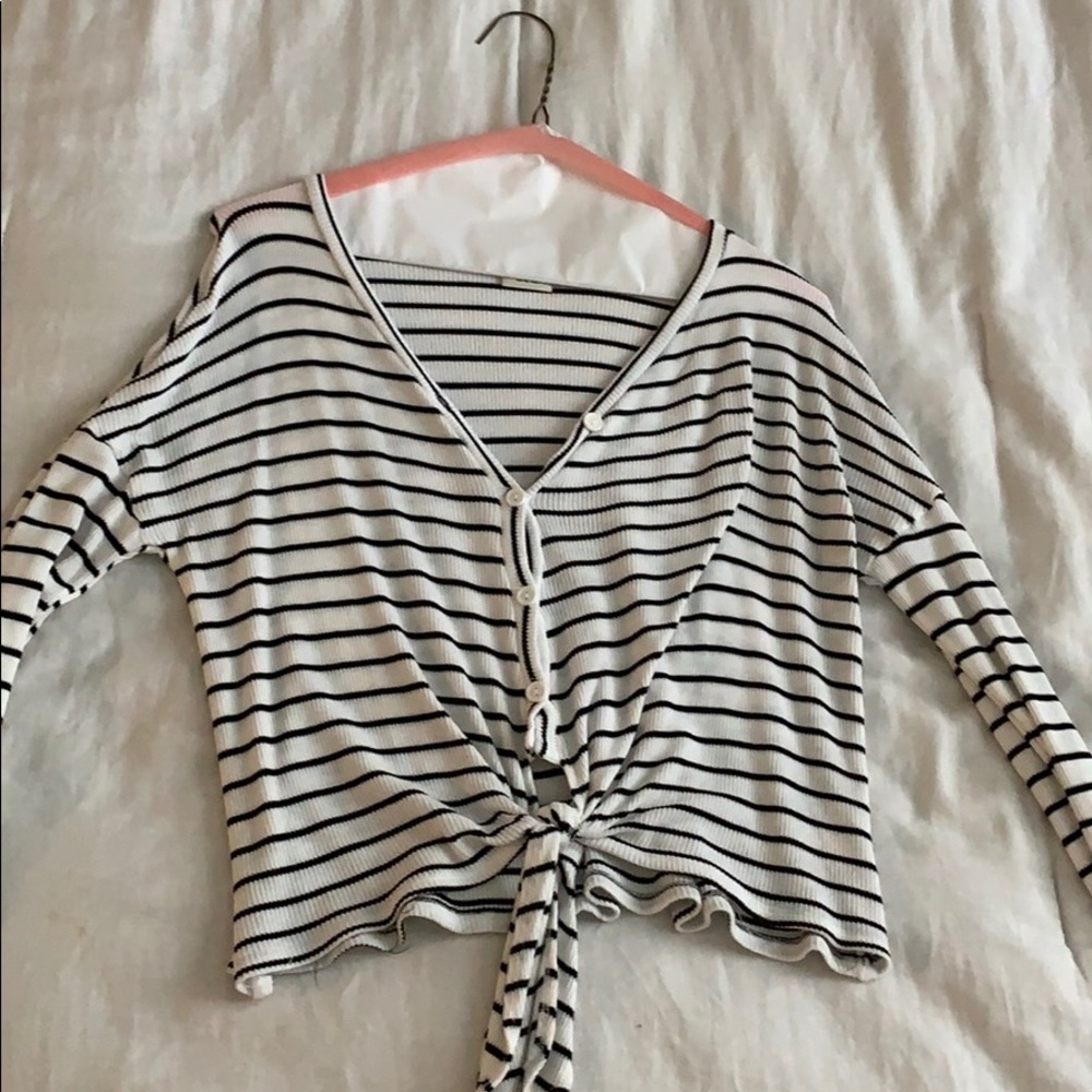 black and white striped long sleeve crop top